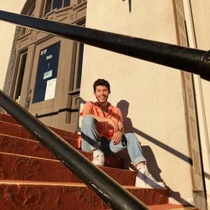 Meet your Posher, Levi